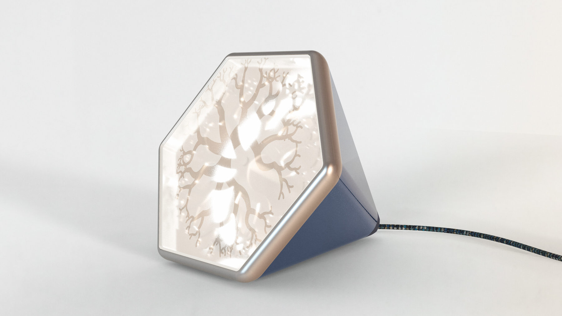 Rendering der liegenden Leuchte mit sichtbarem fraktalem Muster auf der Plexiglasscheibe.